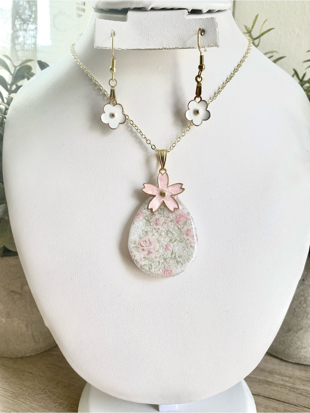 Handmade Resin Pastel Floral Teardrop Necklace & Flower Earrings Set